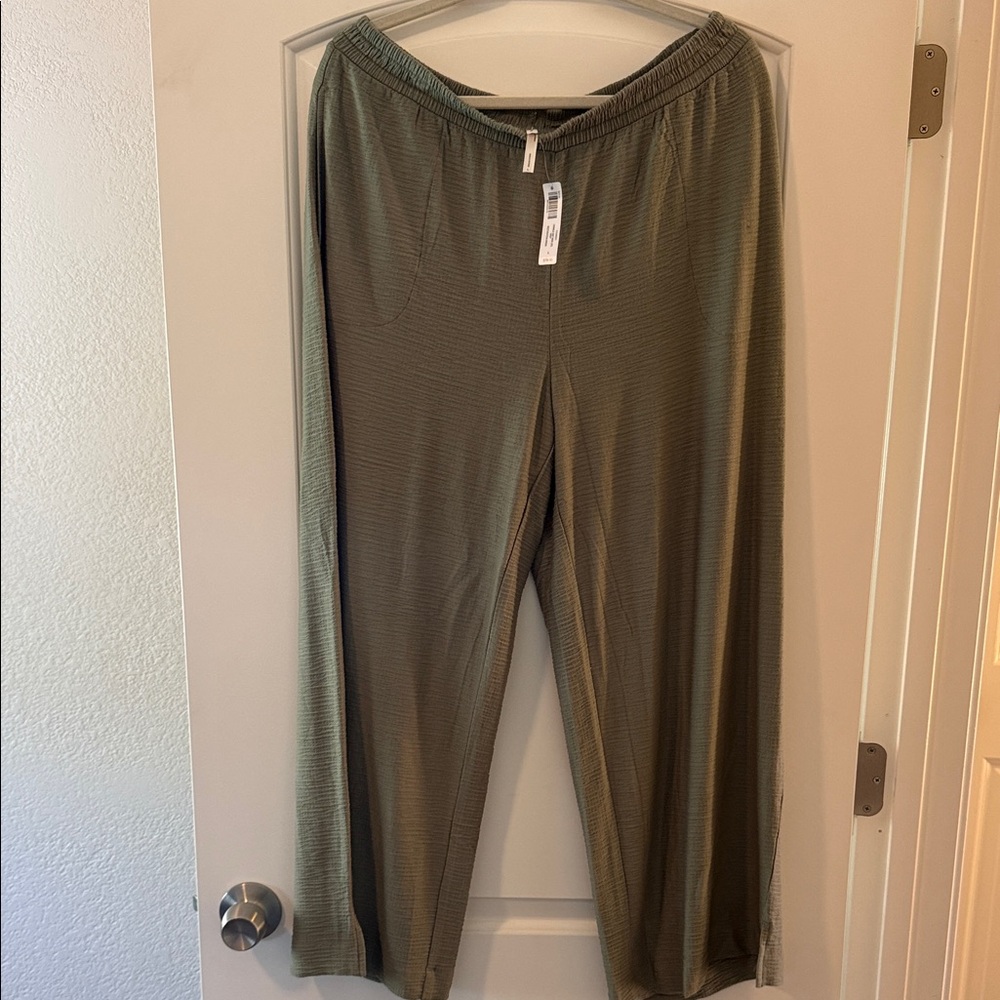 Soma 24/7 Olive Grey Textured Knit Pull-On Top